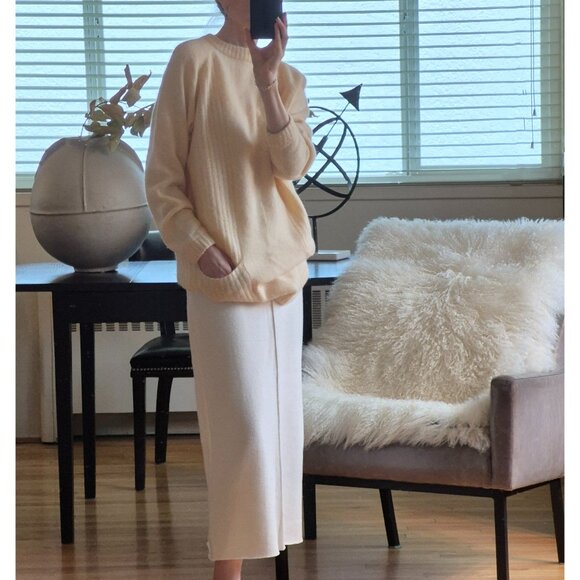 Soft Cozy Vintage Wool Long Sweater with Pockets - Picture 1 of 10